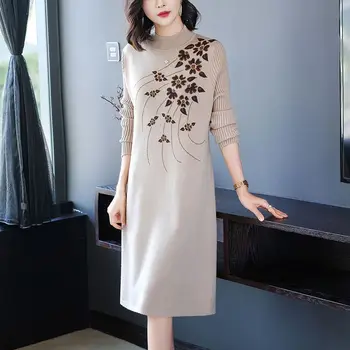 2023 Kadın Sonbahar Kış Örgü Sıcak Elbise Kadın Moda Nakış Büyük Boy Yarım Yüksek Yaka İnce Diz boyu Alt Kazak